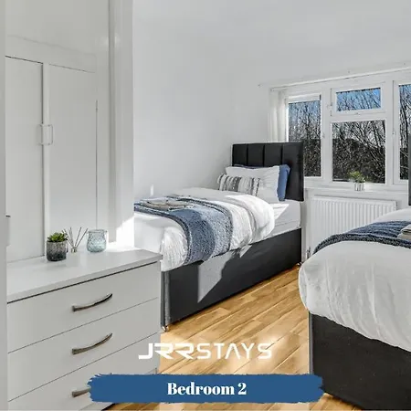 Bordesley - 3 Bedroom, Sleeps 7, Wi-fi , Parking - Jrr Birmingam